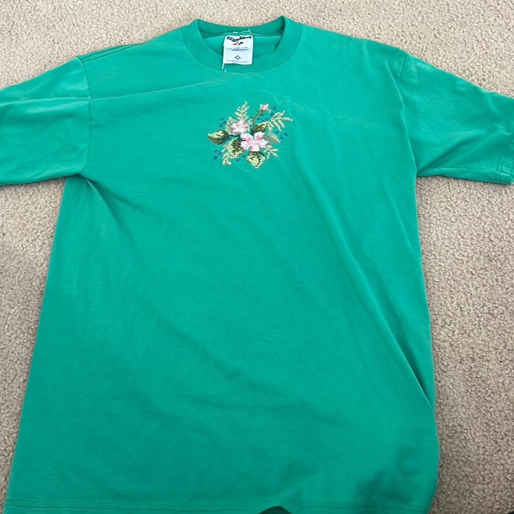 Embroidered short sleeve tshirt